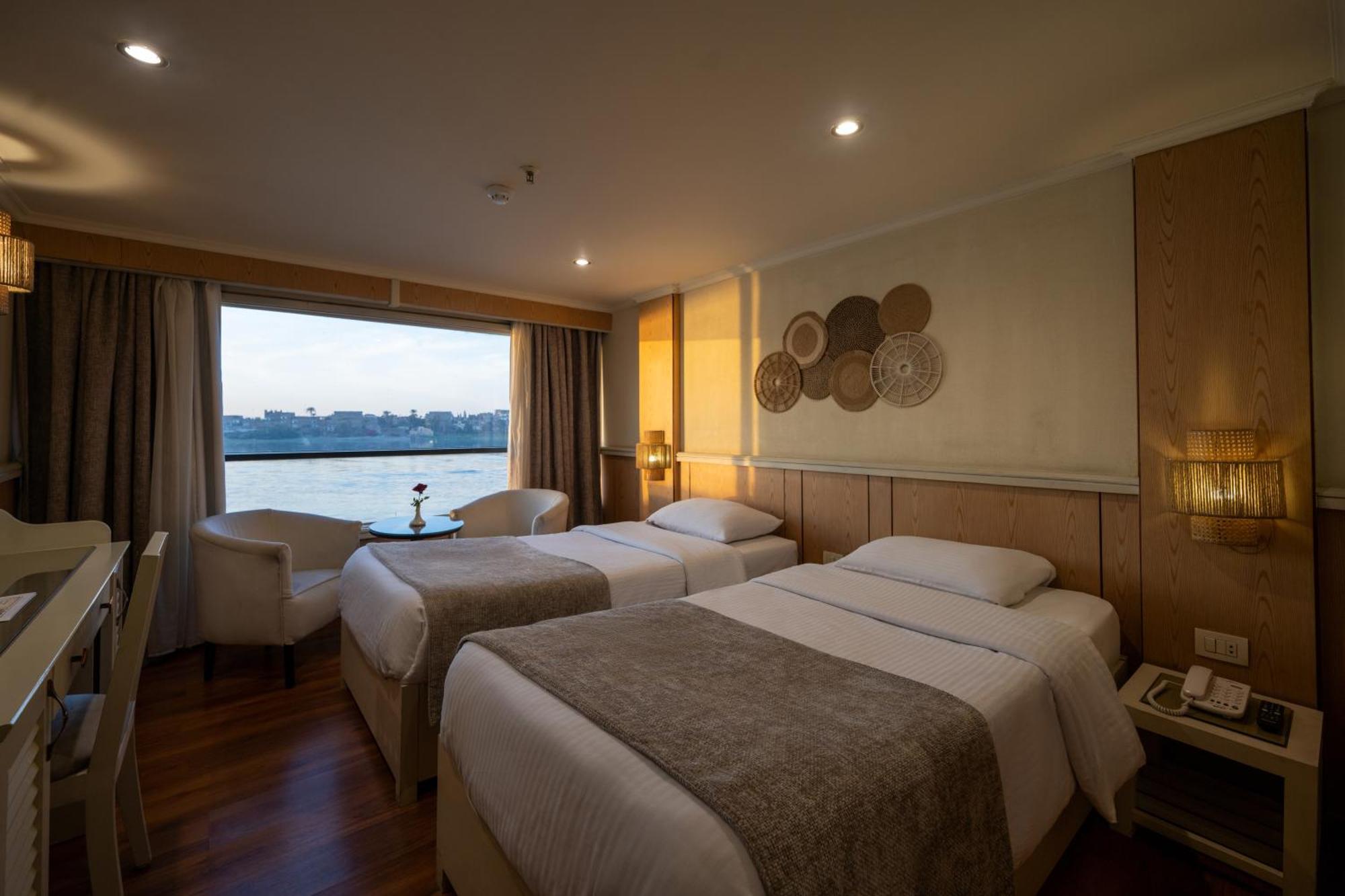Magic I Nile Cruise Deluxe Boat The Scheduled Departure Is On Saturday For A 7-Day Nile Cruise Hotel Luxor Exterior photo