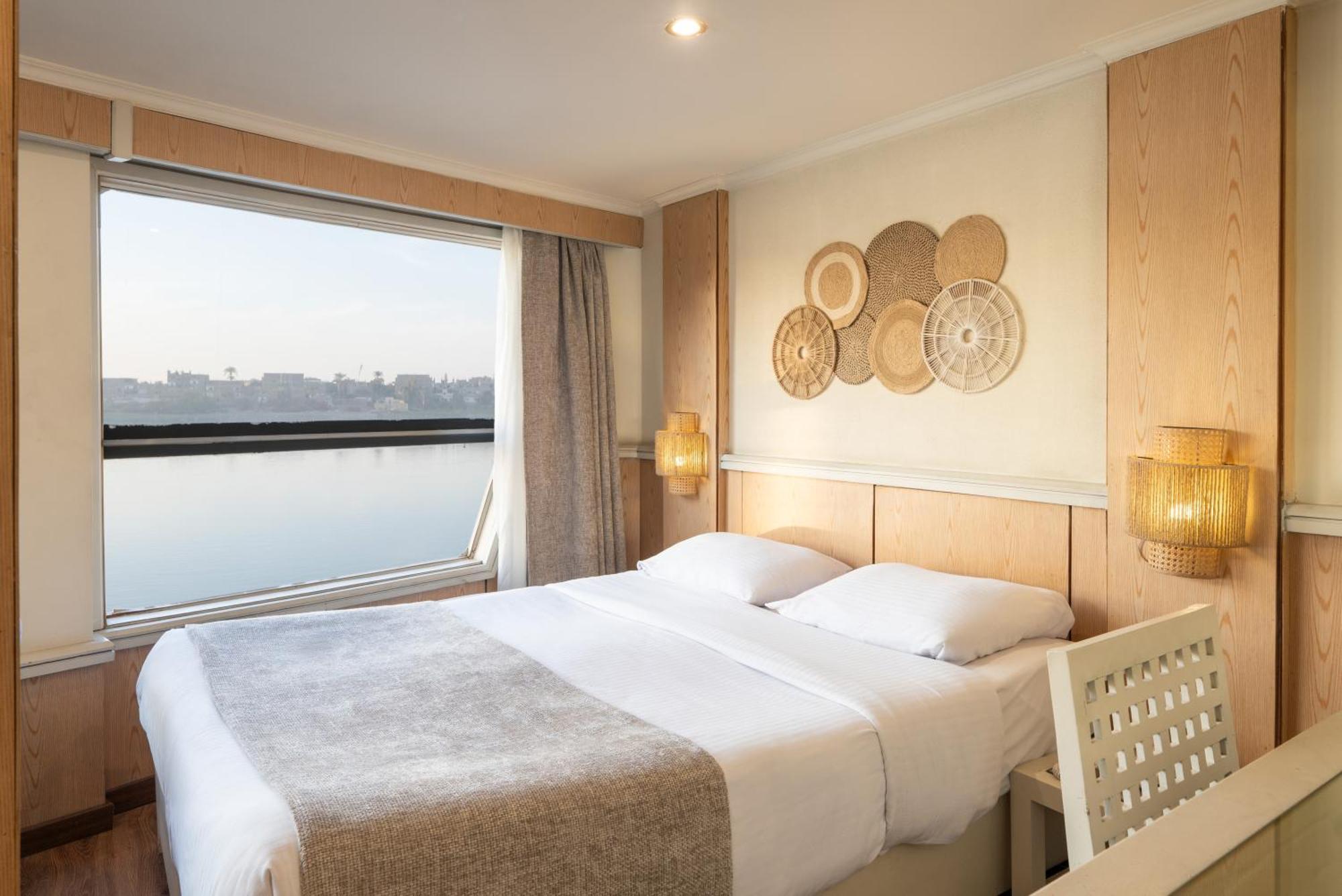 Magic I Nile Cruise Deluxe Boat The Scheduled Departure Is On Saturday For A 7-Day Nile Cruise Hotel Luxor Exterior photo