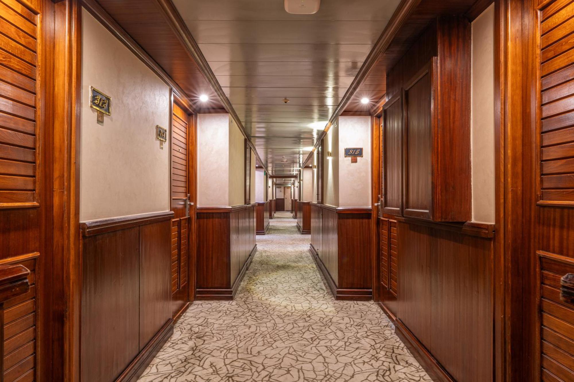 Magic I Nile Cruise Deluxe Boat The Scheduled Departure Is On Saturday For A 7-Day Nile Cruise Hotel Luxor Exterior photo